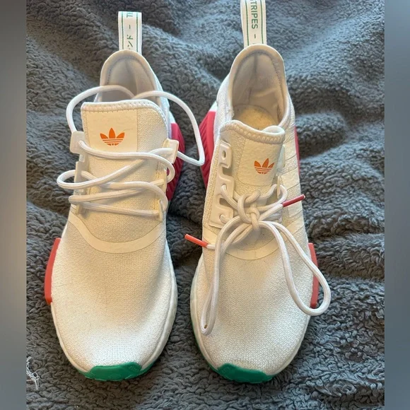 Adidas Kids White and Pink Sneakers - Picture 1 of 4